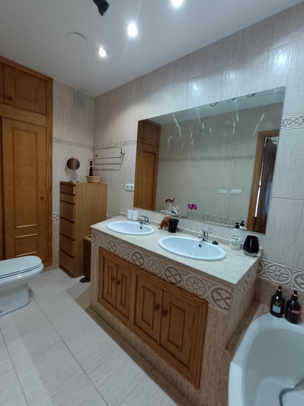 Casa Caballero De La Rosa ปรีเอโก เด กอร์โดบา ภายนอก รูปภาพ